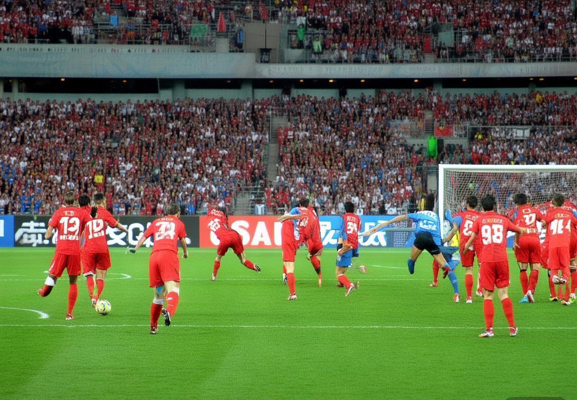 国安VS深圳巅峰对决：战术解析与球员风采回顾(图1)